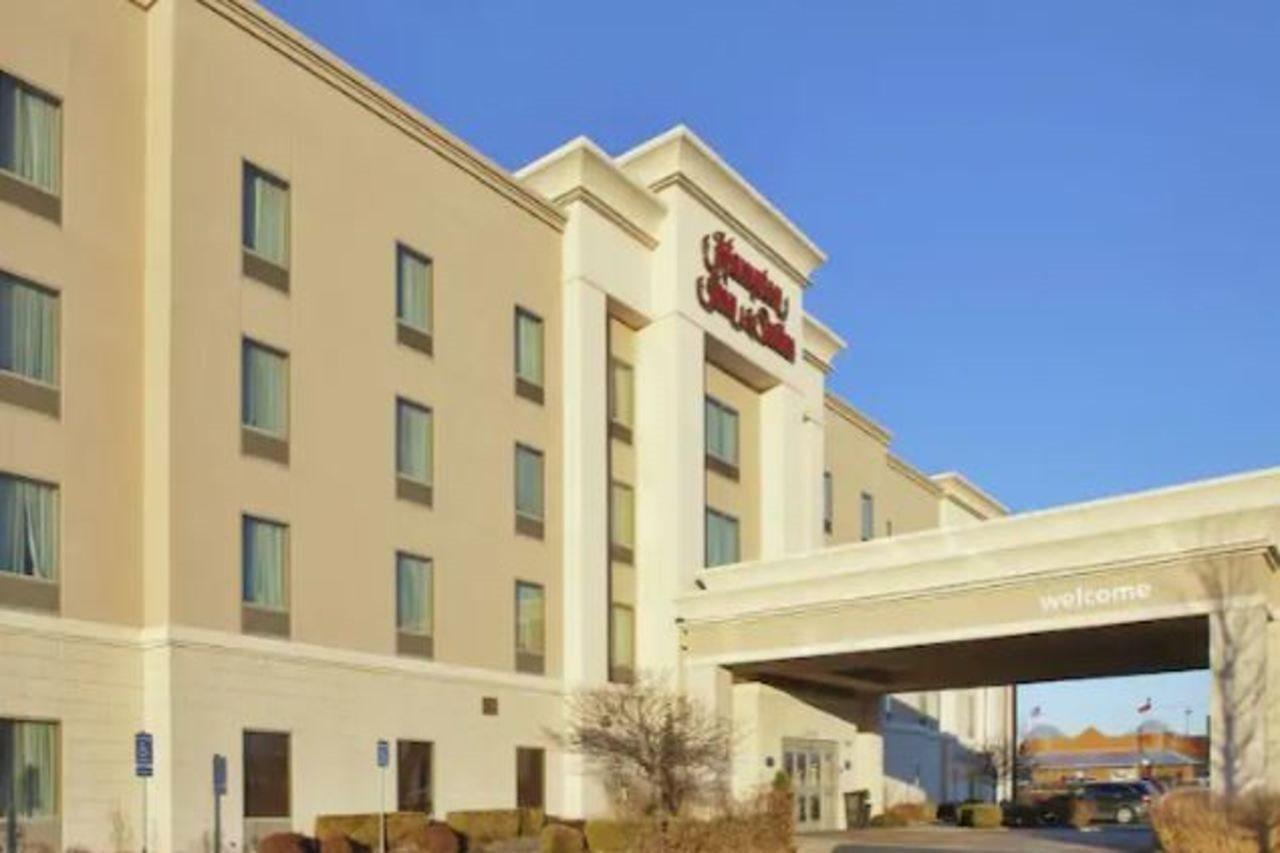 Hampton Inn & Suites Wichita-Northeast Екстериор снимка