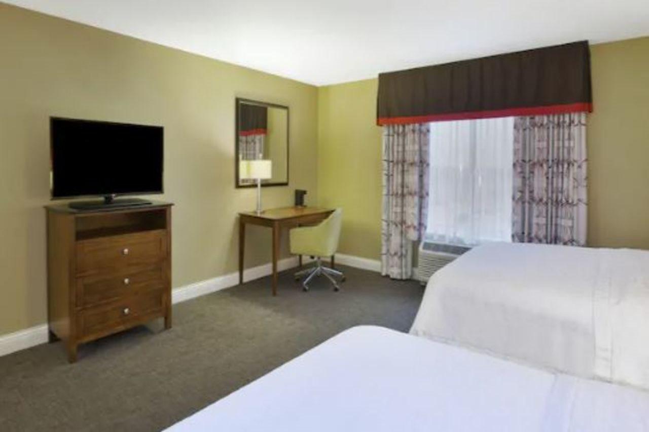 Hampton Inn & Suites Wichita-Northeast Екстериор снимка