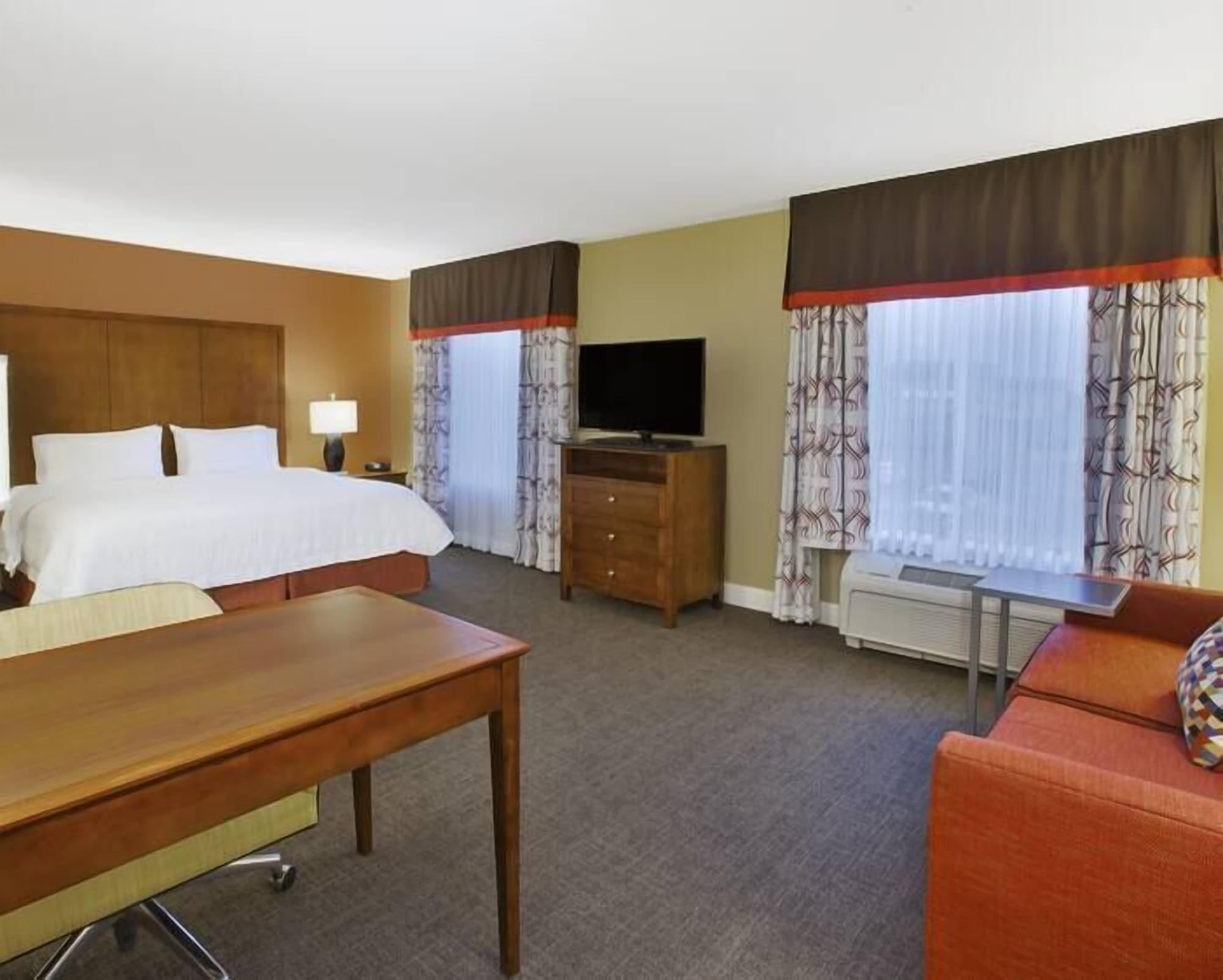 Hampton Inn & Suites Wichita-Northeast Екстериор снимка