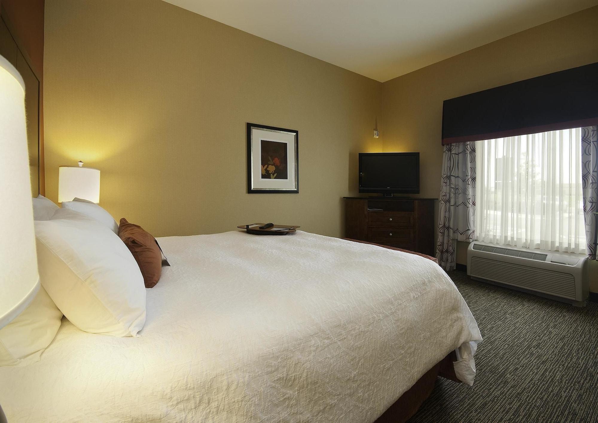 Hampton Inn & Suites Wichita-Northeast Екстериор снимка