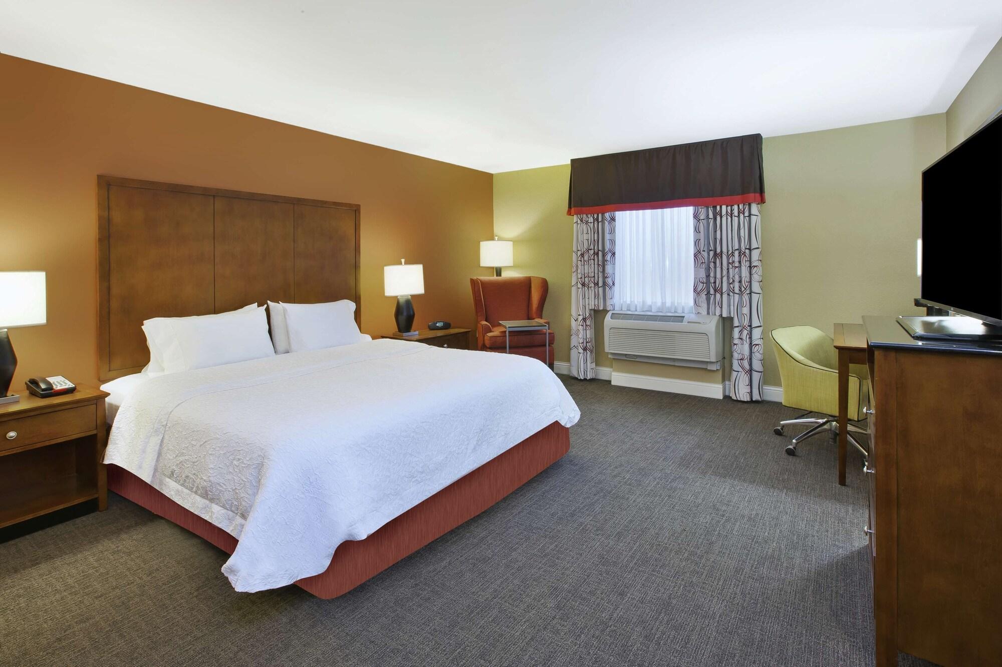 Hampton Inn & Suites Wichita-Northeast Екстериор снимка