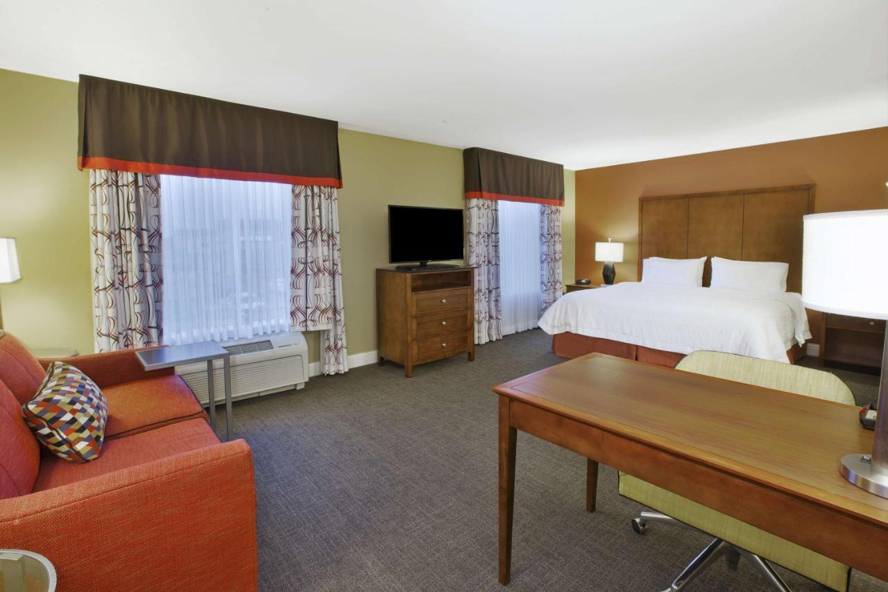Hampton Inn & Suites Wichita-Northeast Екстериор снимка