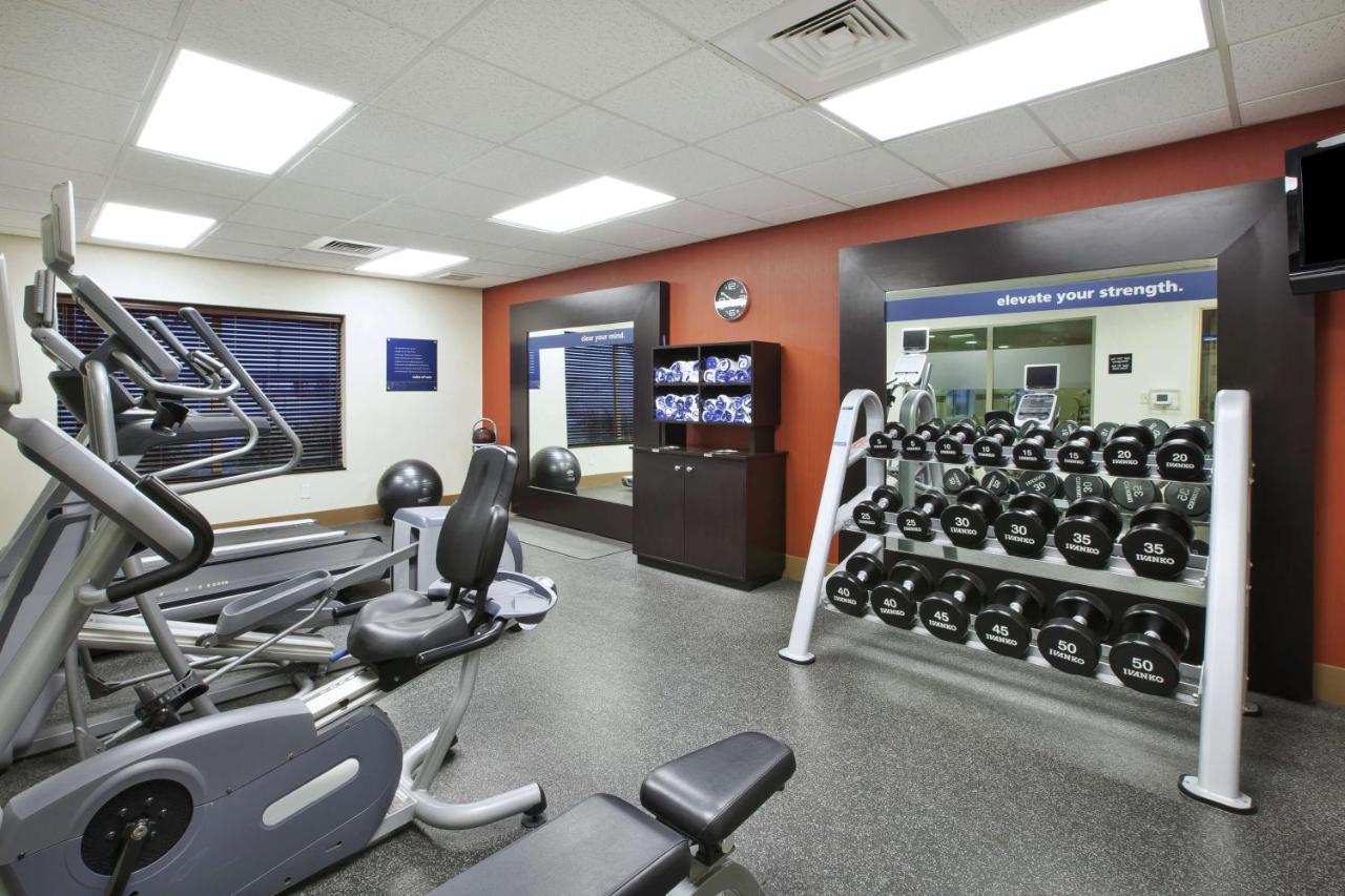 Hampton Inn & Suites Wichita-Northeast Екстериор снимка
