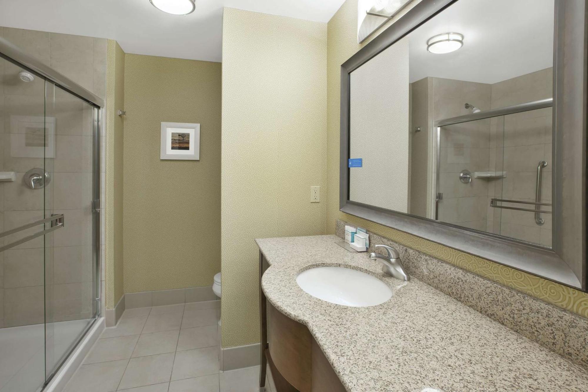 Hampton Inn & Suites Wichita-Northeast Екстериор снимка
