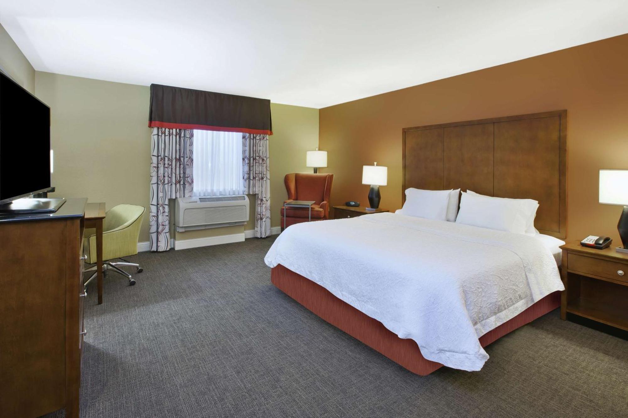Hampton Inn & Suites Wichita-Northeast Екстериор снимка