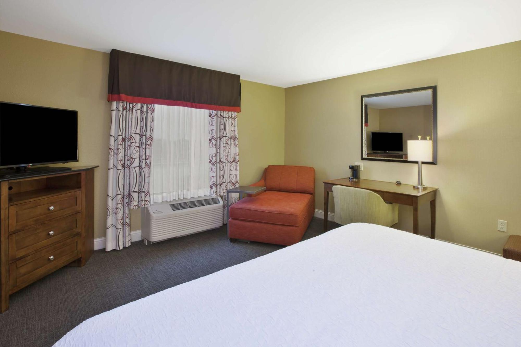 Hampton Inn & Suites Wichita-Northeast Екстериор снимка