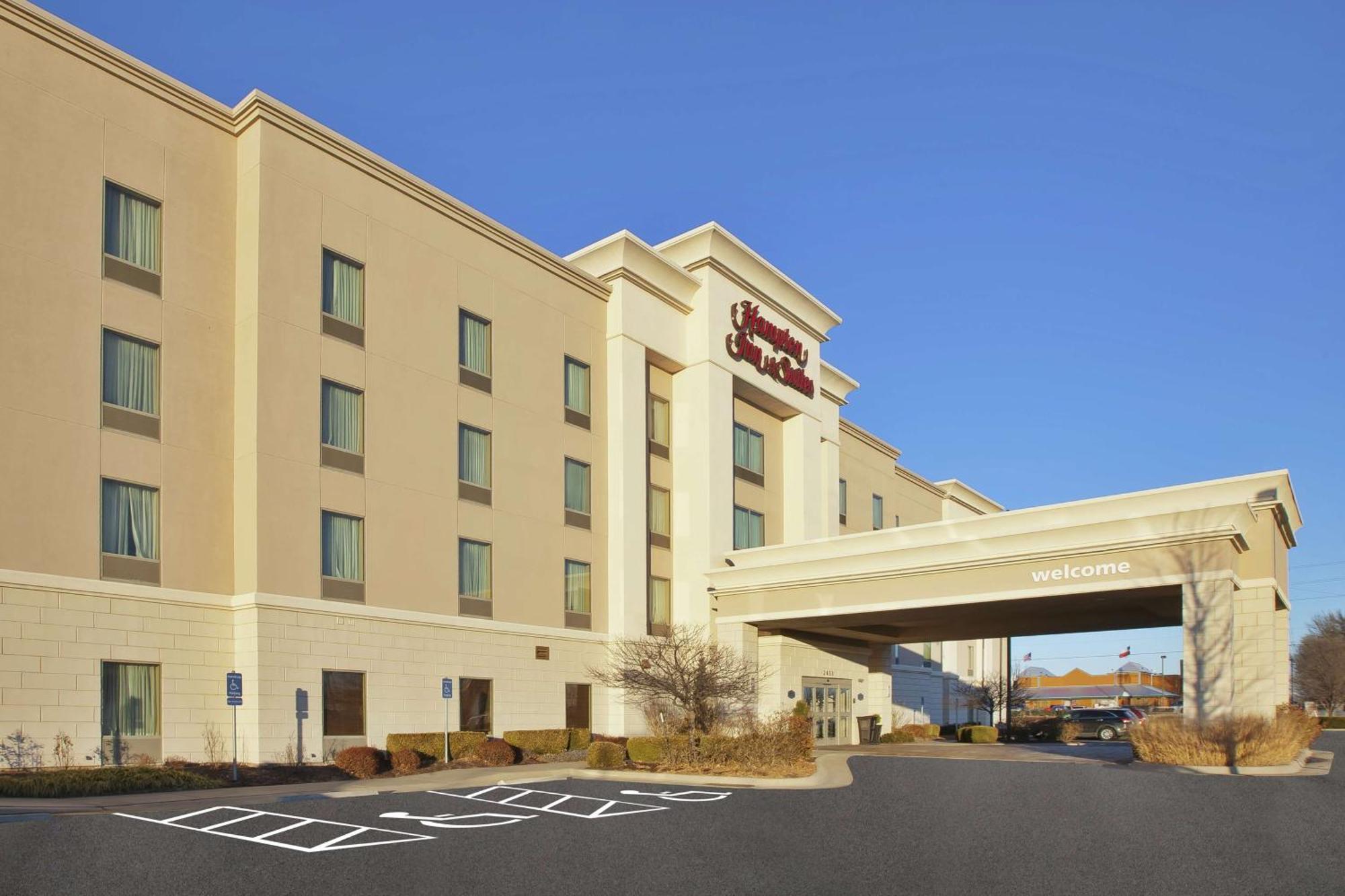 Hampton Inn & Suites Wichita-Northeast Екстериор снимка