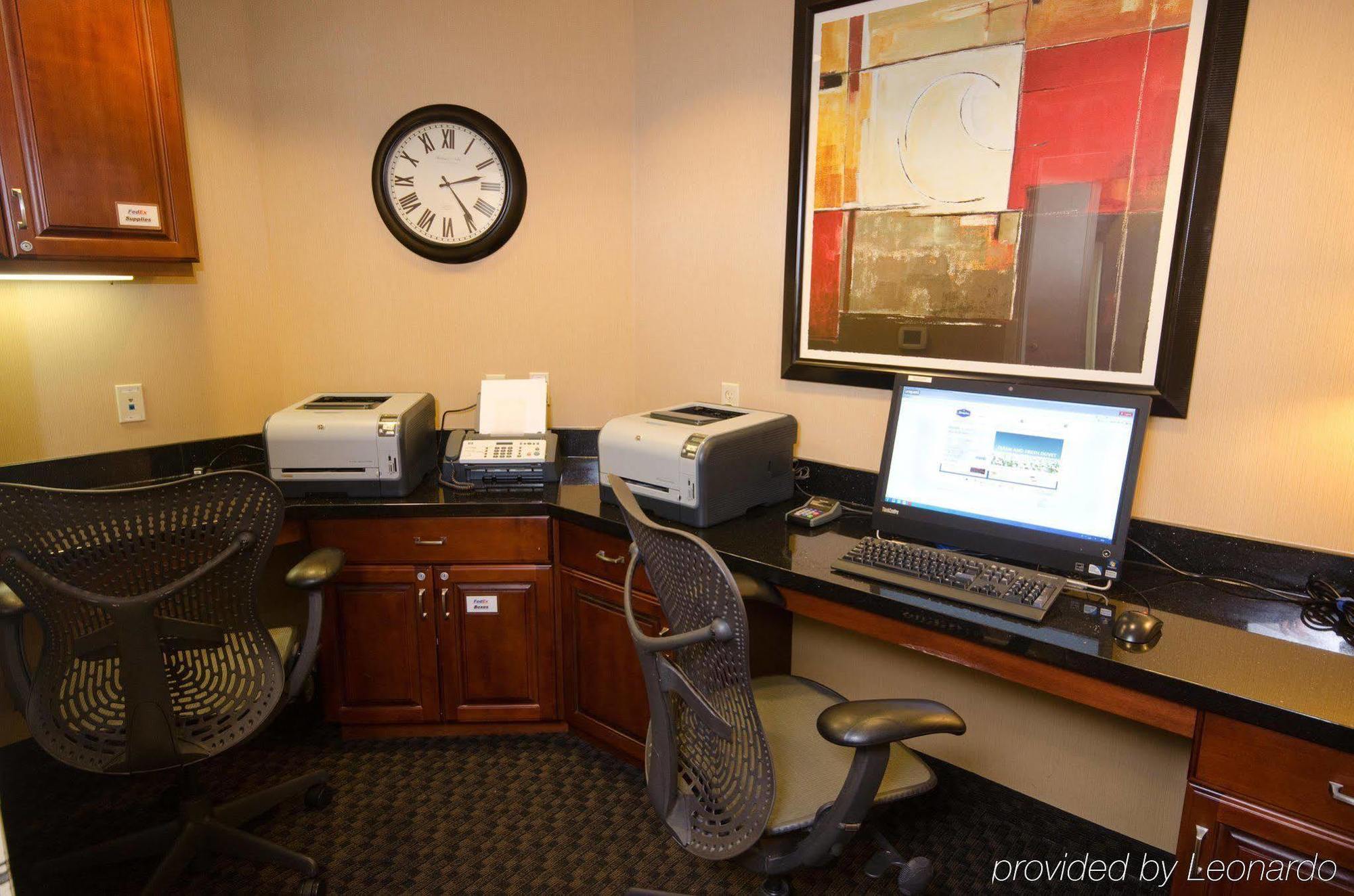 Hampton Inn & Suites Wichita-Northeast Екстериор снимка