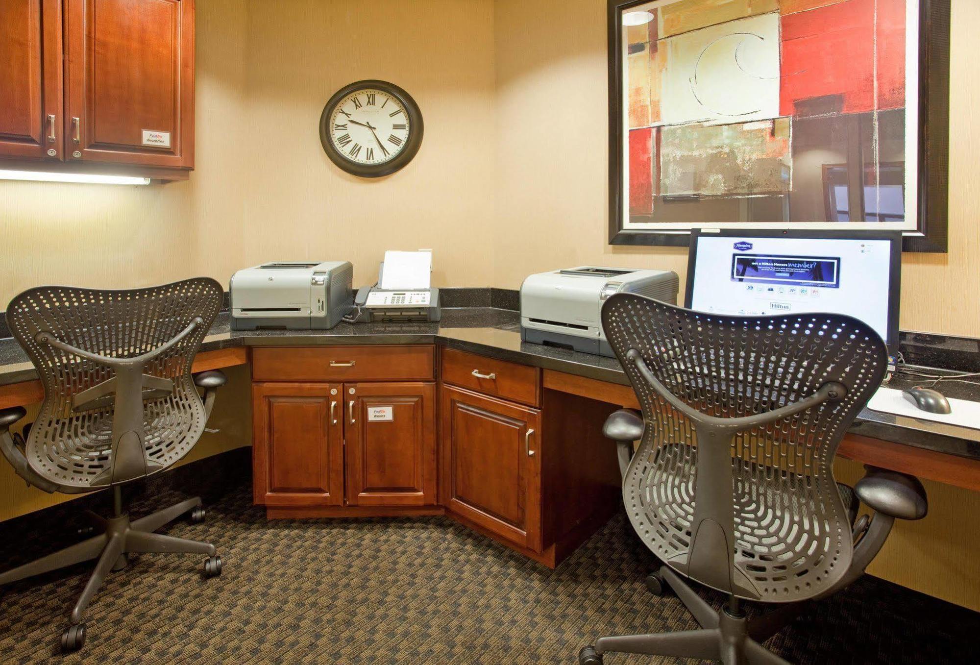 Hampton Inn & Suites Wichita-Northeast Екстериор снимка
